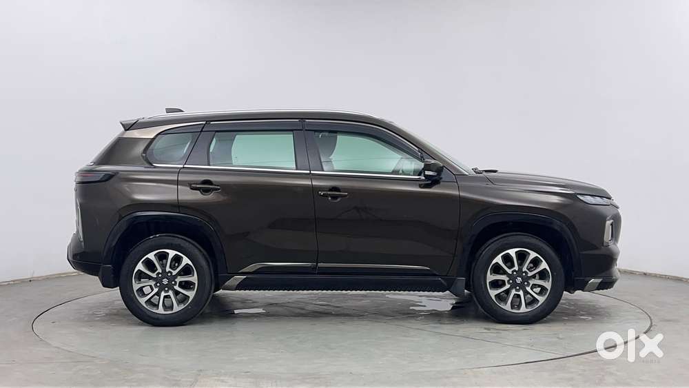 Maruti Suzuki Grand Vitara 1.5 Alpha Plus Intelligent Hybrid Ecvt, 2..