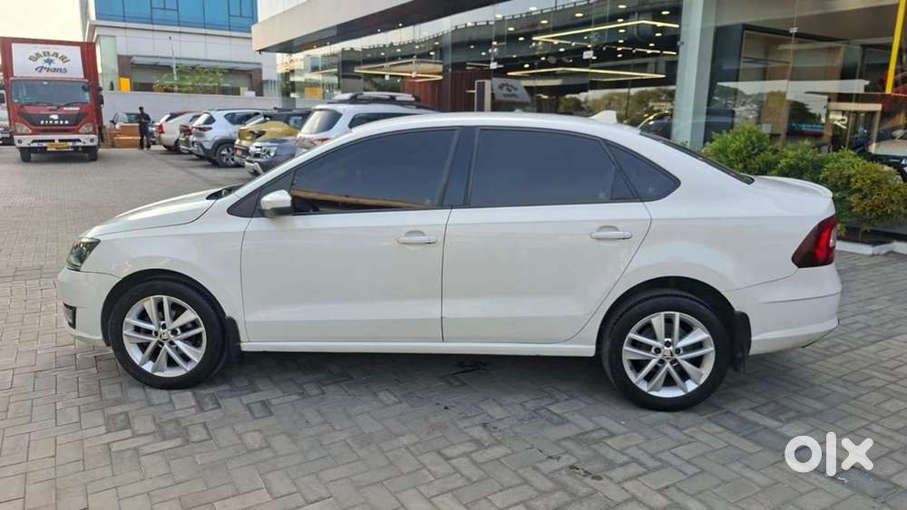 Skoda Rapid Petrol 2018