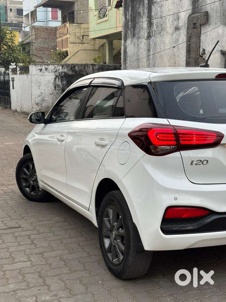 Hyundai I20 Sportz 1.2 Mt Dual Tone, 2019, Petrol