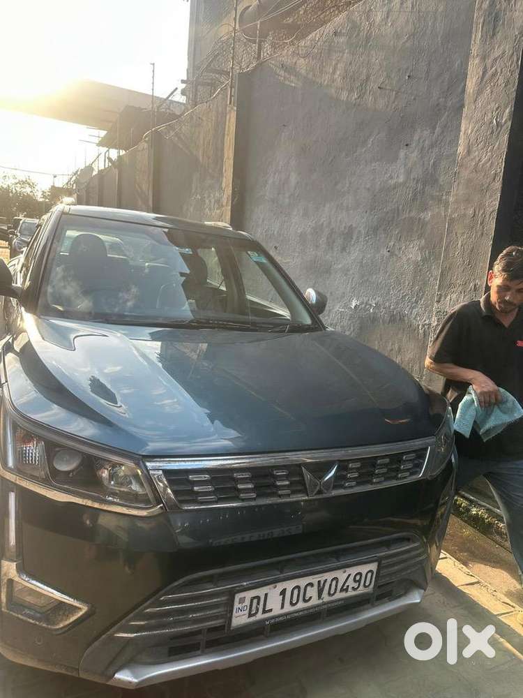 Mahindra Xuv300 2023 Petrol Well Maintained