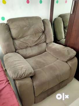 Recliner couches deals for sale olx