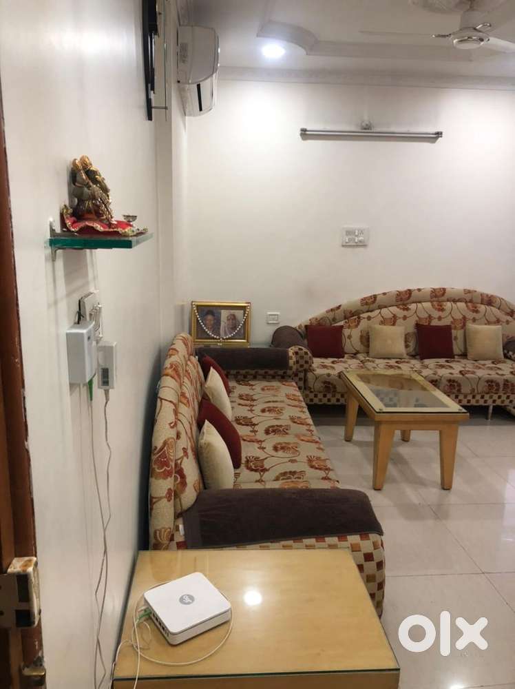 3 bhk furnished flat available on rent MG road indore