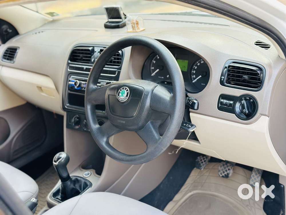 Skoda Rapid Elegance Mpi, 2012, Petrol