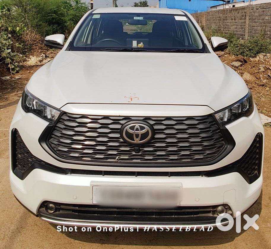Toyota Innova Hycross 7s Option, 2025, Petrol