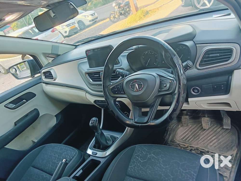 Tata Altroz Xz, 2023, Petrol