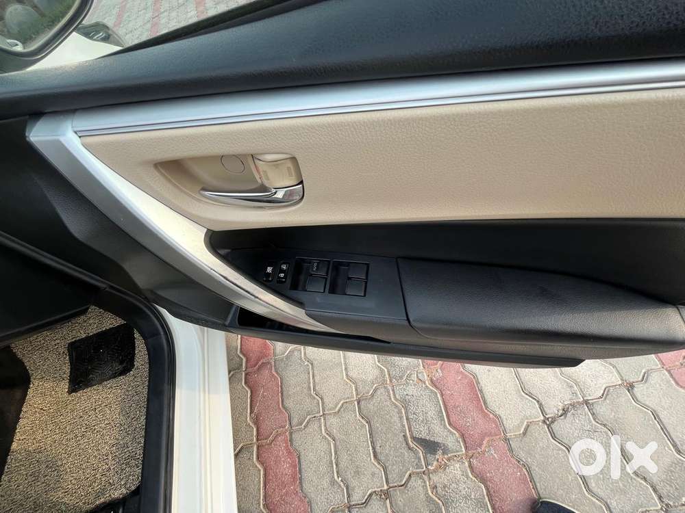Toyota Corolla Altis Vl At, 2015, Petrol