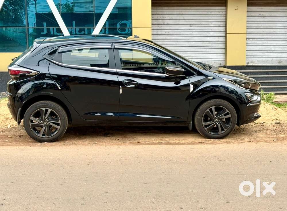 Tata Altroz 2023 Petrol 11800 Km Driven - Showroom Condition!