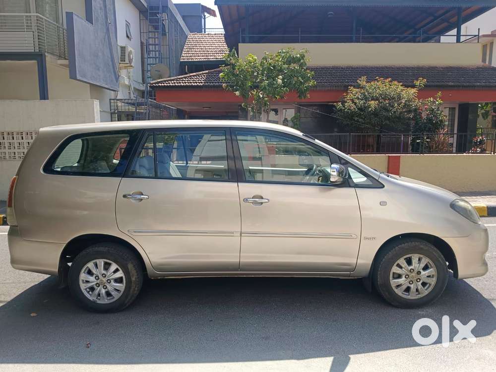 Toyota Innova 2004-2011 2.5 V Diesel 7-seater, 2010, Diesel