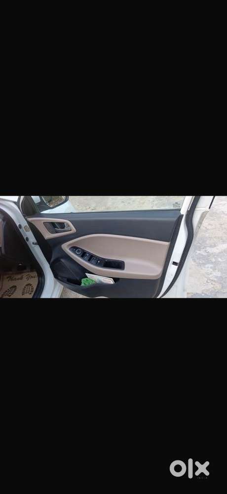 Hyundai I20 2017 Petrol 65000 Km Driven