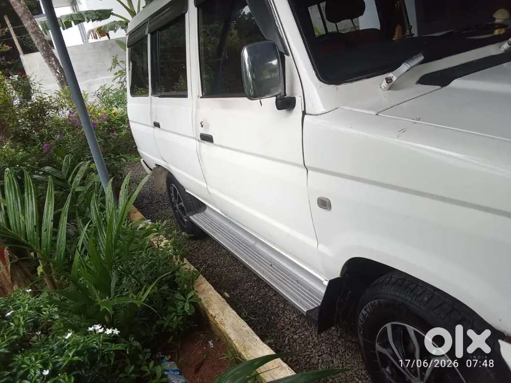Toyota Qualis 2003