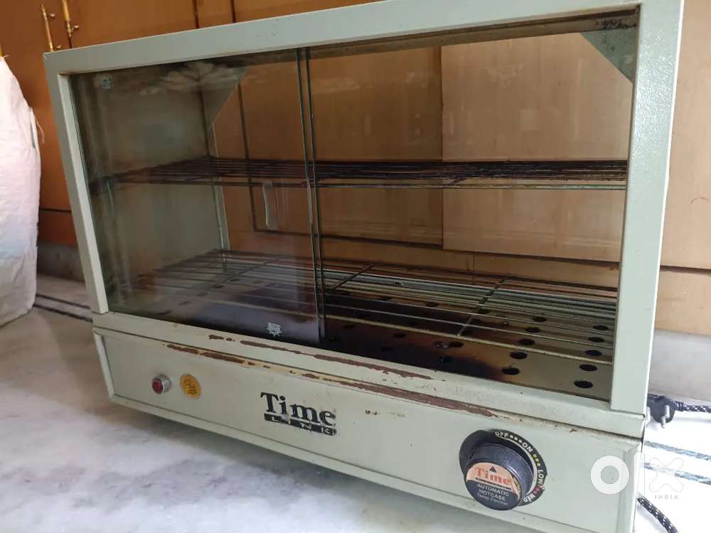 Hot puff case for bakery