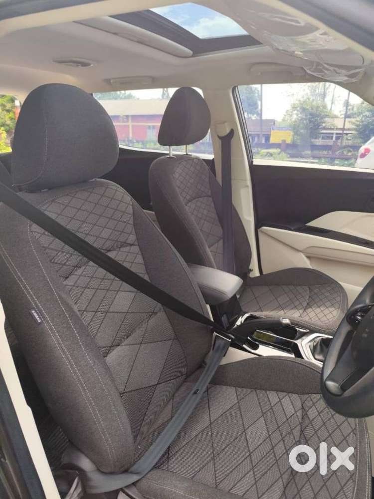 Mahindra Xuv 3xo Mx3, 2025, Petrol