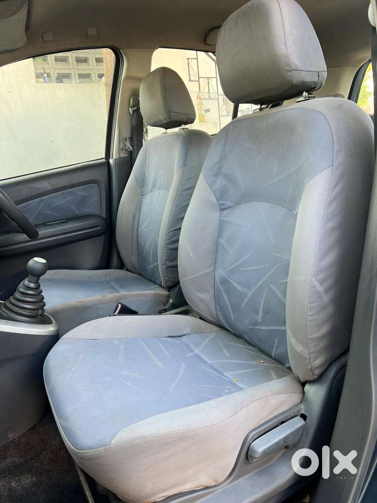 Maruti Suzuki Ritz Vxi, 2011, Petrol