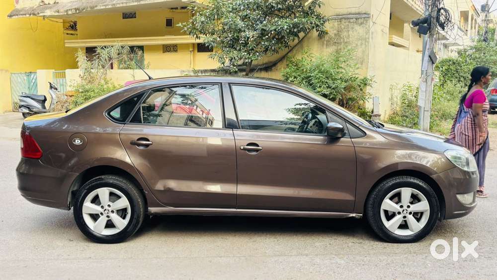 Skoda Rapid 2013-2016 1.5 Tdi At Ambition With Alloy Wheel, 2015, Di..