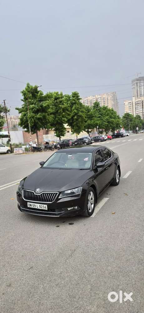 Skoda Superb Lk 1.8 Tsi At, 2016, Petrol