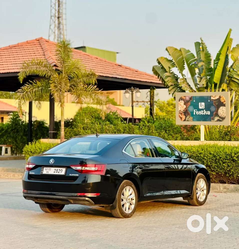 Skoda Superb [2014-2016] 1.8 Style Tsi At, 2017, Petrol