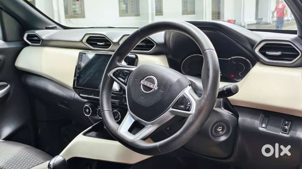 Nissan Magnite Kuro Edition Petrol Amt, 2024, Petrol