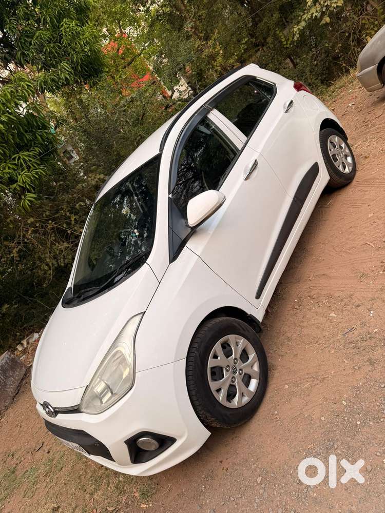 Hyundai Grand I10 2016-2017 Sportz, 2013, Petrol