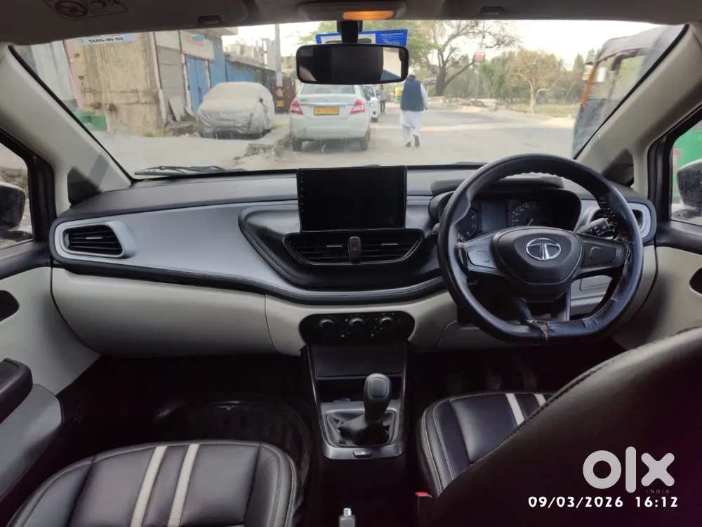 Tata Altroz 2022 Petrol 37600 Kms Driven