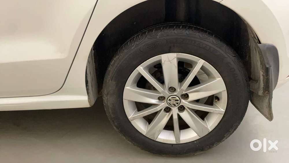 Volkswagen Polo Petrol Highline 1.2l, 2015, Petrol