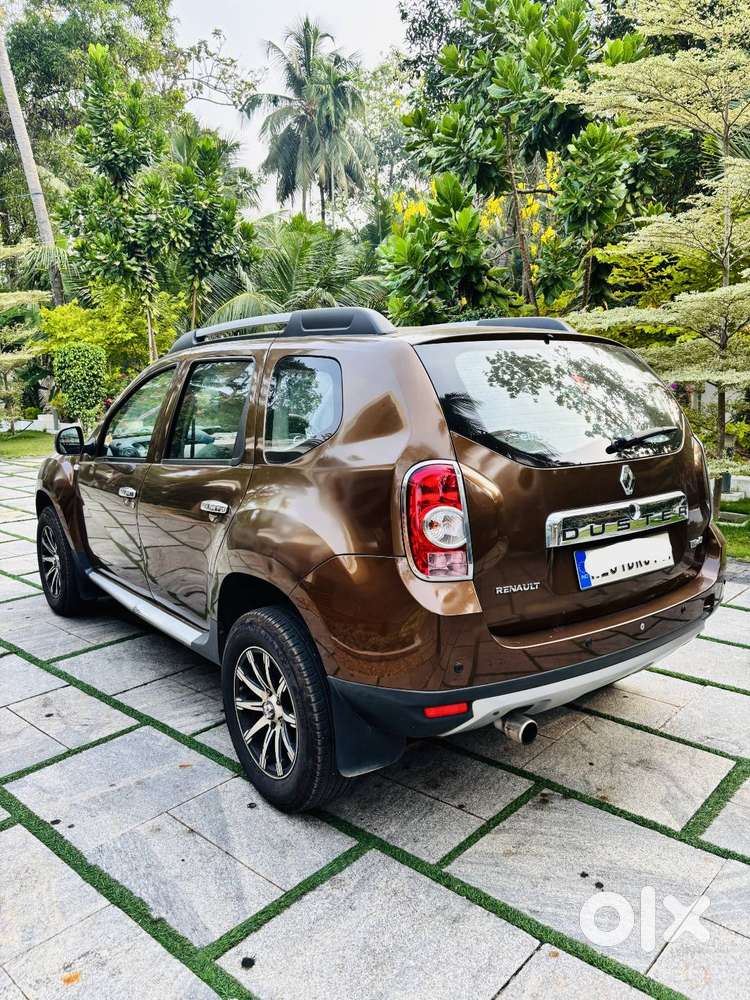 2014 Duster Diesel  82k Km  Doctor Owned
