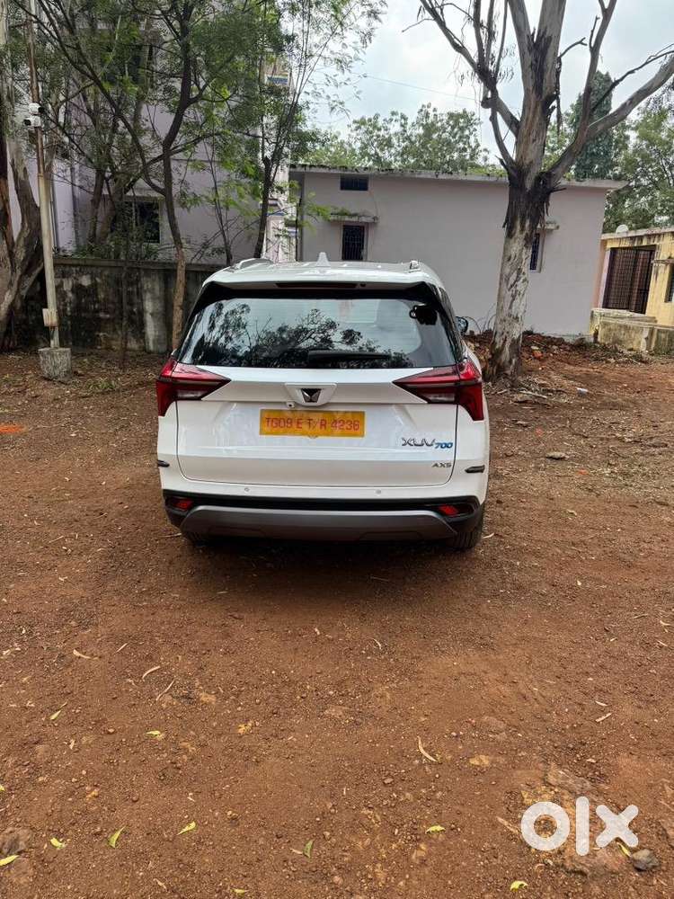 Mahindra Xuv700 Like Showroom