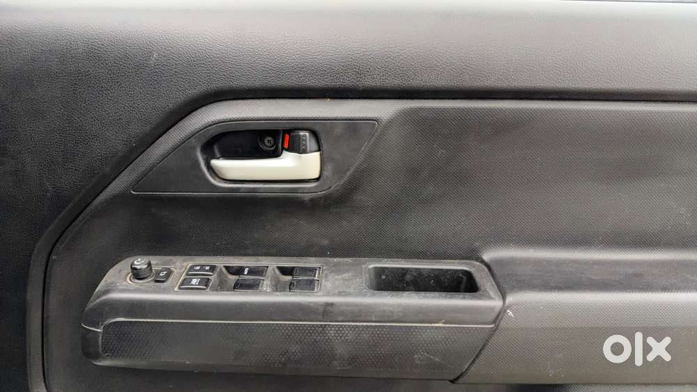 Maruti Suzuki Wagon R Zxi Amt 1.2, 2019, Petrol