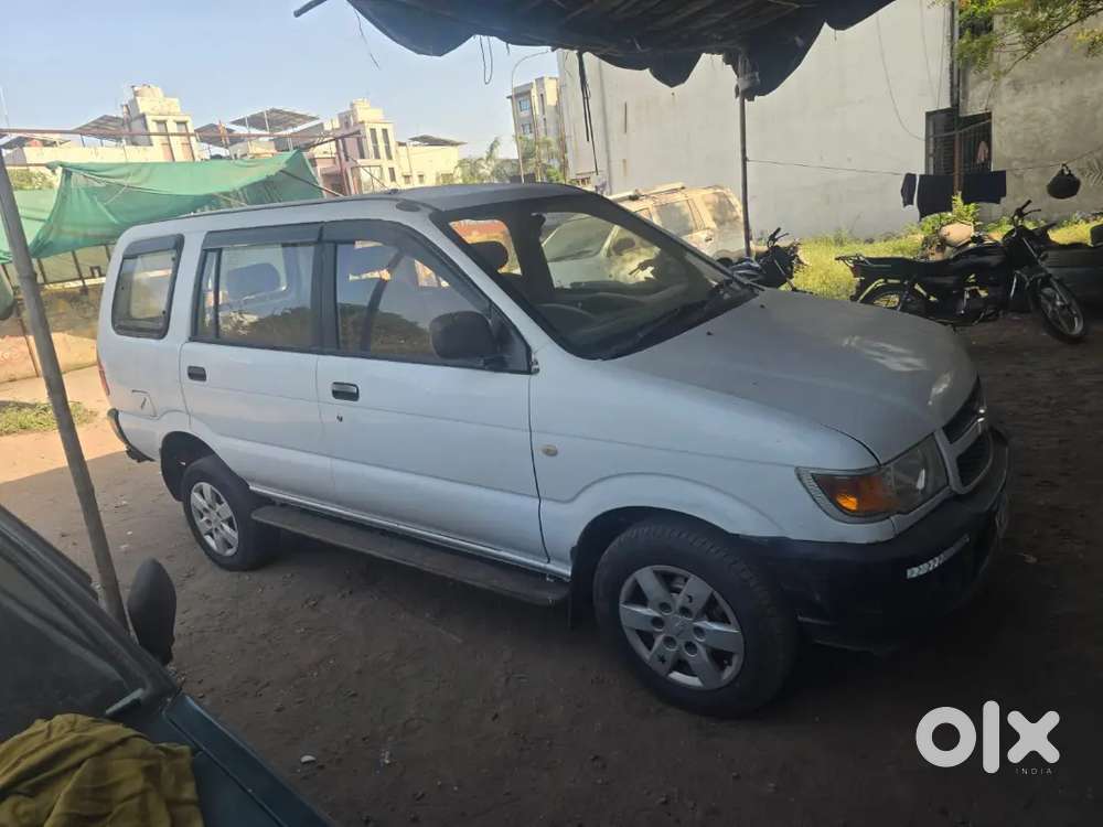 Tavera Car