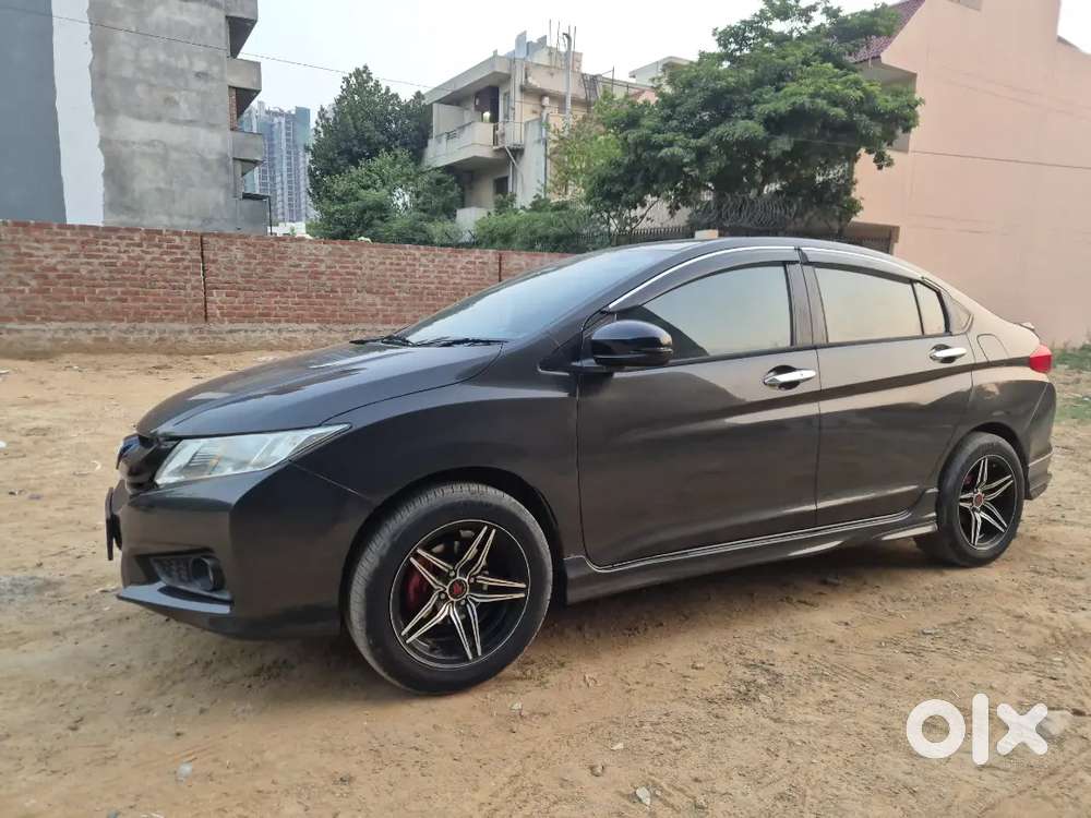 Honda City Vx Cvt Sunroof 
Petrol
Bs4 Norms