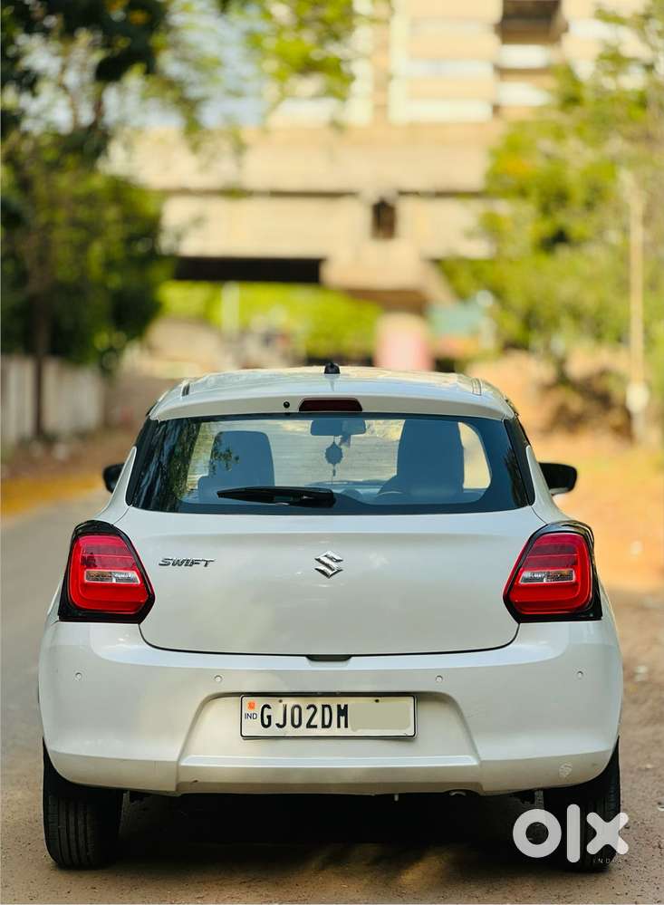 Maruti Suzuki Swift Vxi + Manual, 2022, Petrol