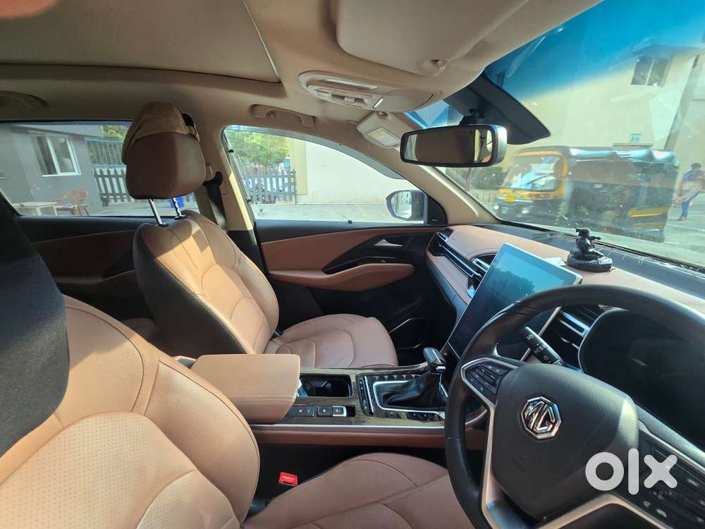 Mg Hector Plus Sharp Pro 1.5 Turbo Petrol Cvt 7 Str Dual Tone, 2024,..