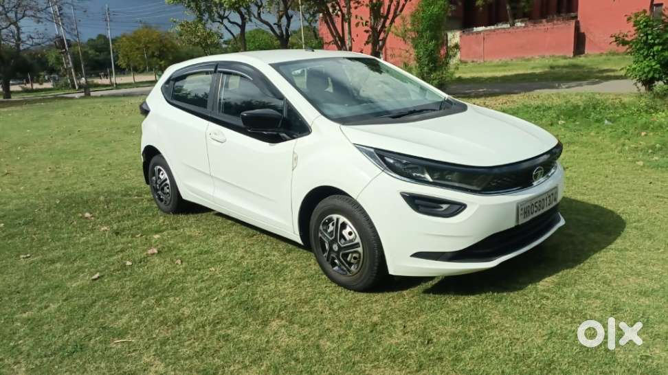 Tata Altroz 1.2 Xe, 2020