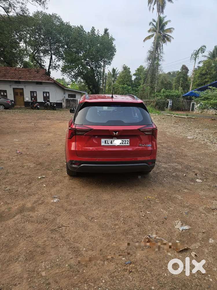 2022 Mahindra Xuv700 5seater