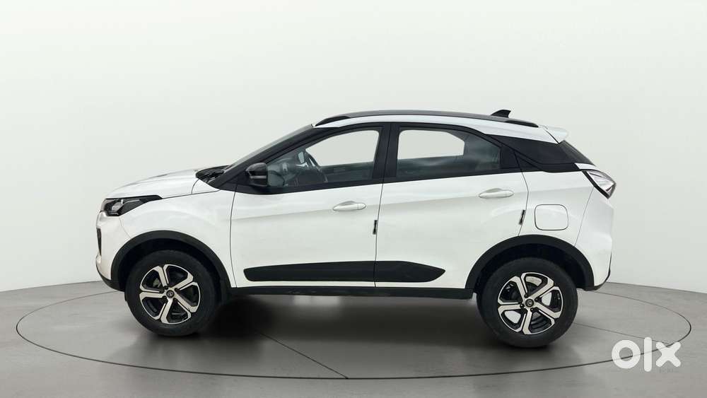 Tata Nexon 1.2 Revotron XZA Plus, 2023, Petrol
