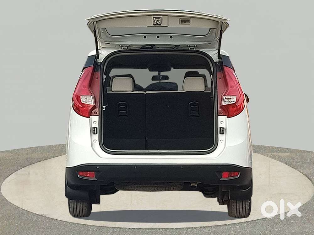 Mahindra Marazzo M8, 2019, Diesel