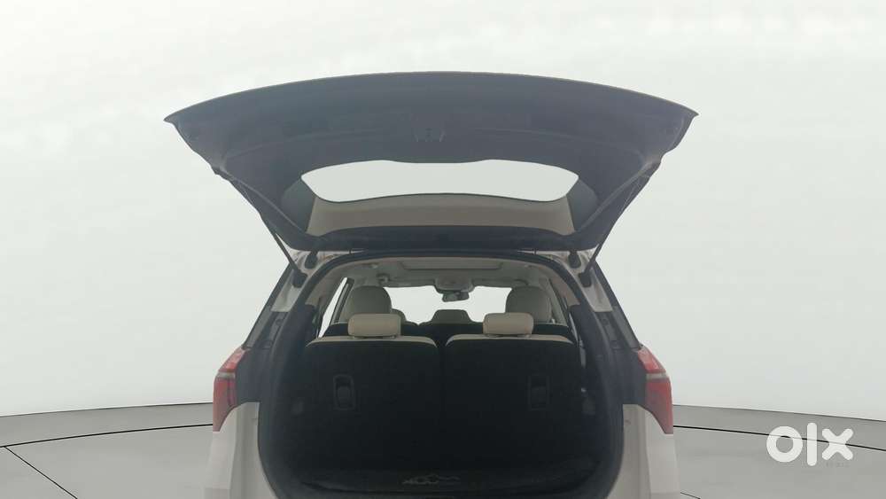 Mahindra Xuv700 2.0 Ax 7 Petrol At Luxury Pack Str, 2023, Petrol
