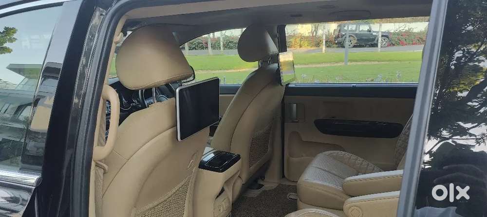 Kia Carnival 2022 Limousine Plus