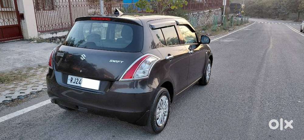 Maruti Suzuki Swift 1.2 Lxi (o), 2017, Petrol