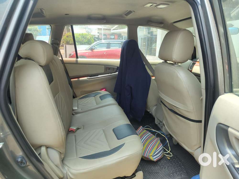 Toyota Innova 2.5 Vx 8 Seater Bs Iv, 2010, Diesel