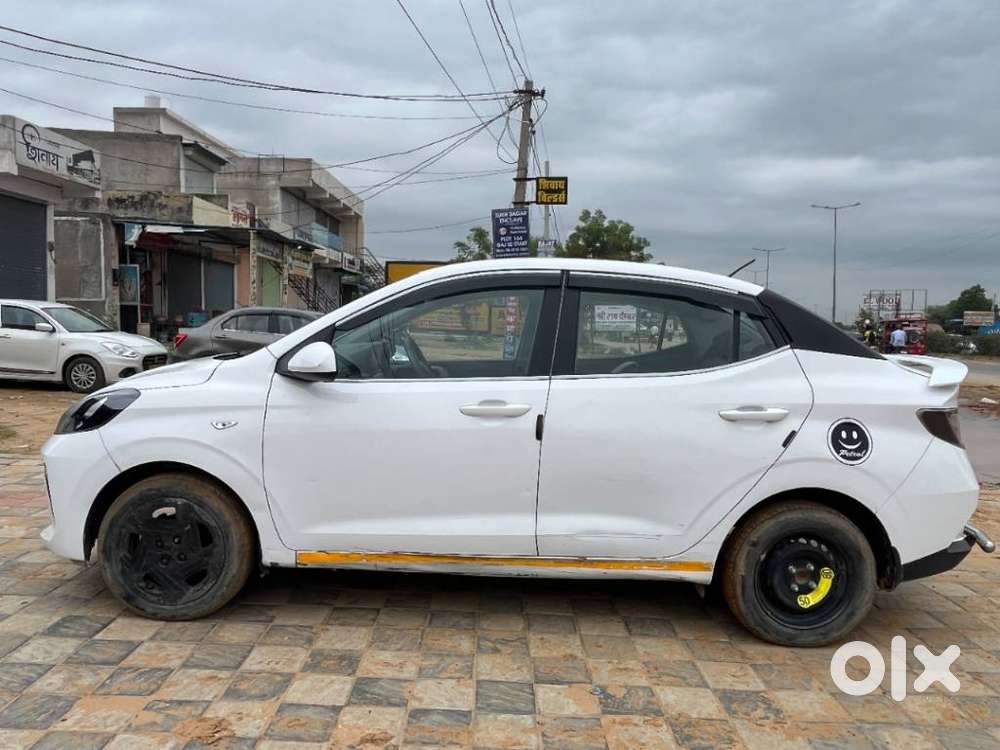 Hyundai Aura S Crdi, 2023, Cng & Hybrids