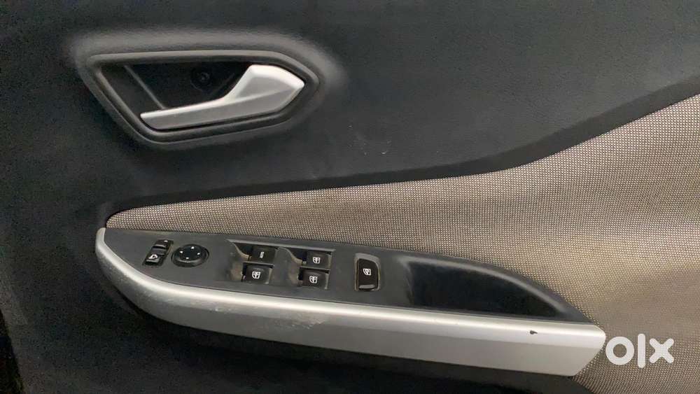 Nissan Magnite 1.0 Xv, 2022, Petrol