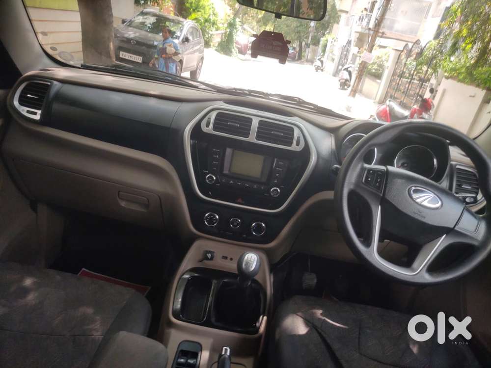 Mahindra Tuv 300 T8, 2015, Diesel