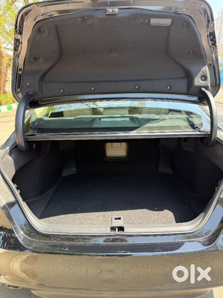 Toyota Camry Hybrid, 2019, Electric