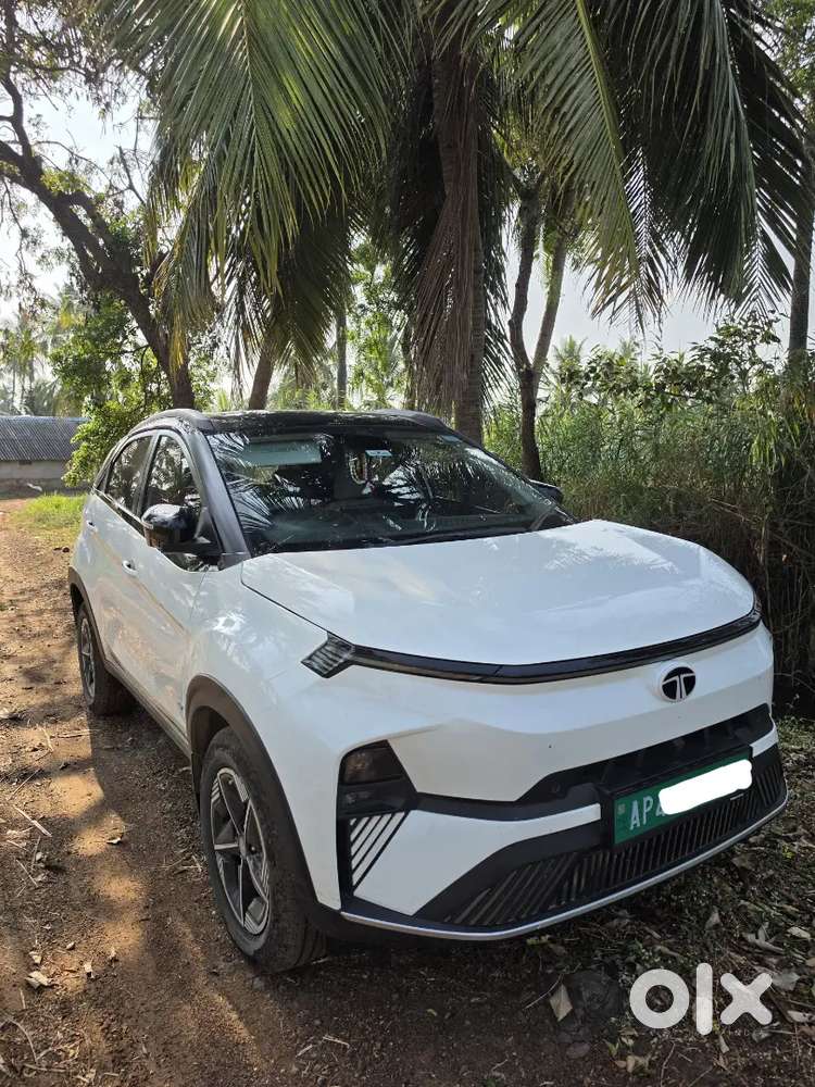 ​tata Nexon Ev Empowered Plus 45 (top End)  2025  Pristine Condition