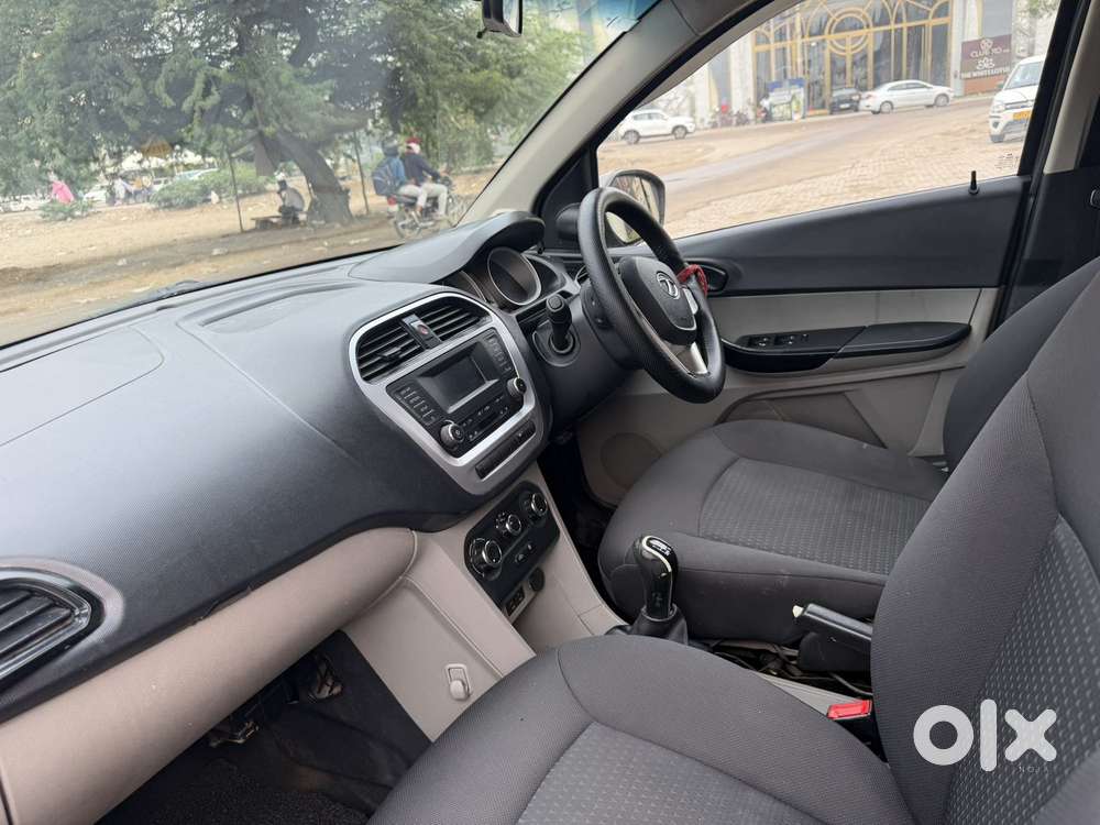 Tata Tiago 1.2 Revotron Xt (o), 2017, Petrol
