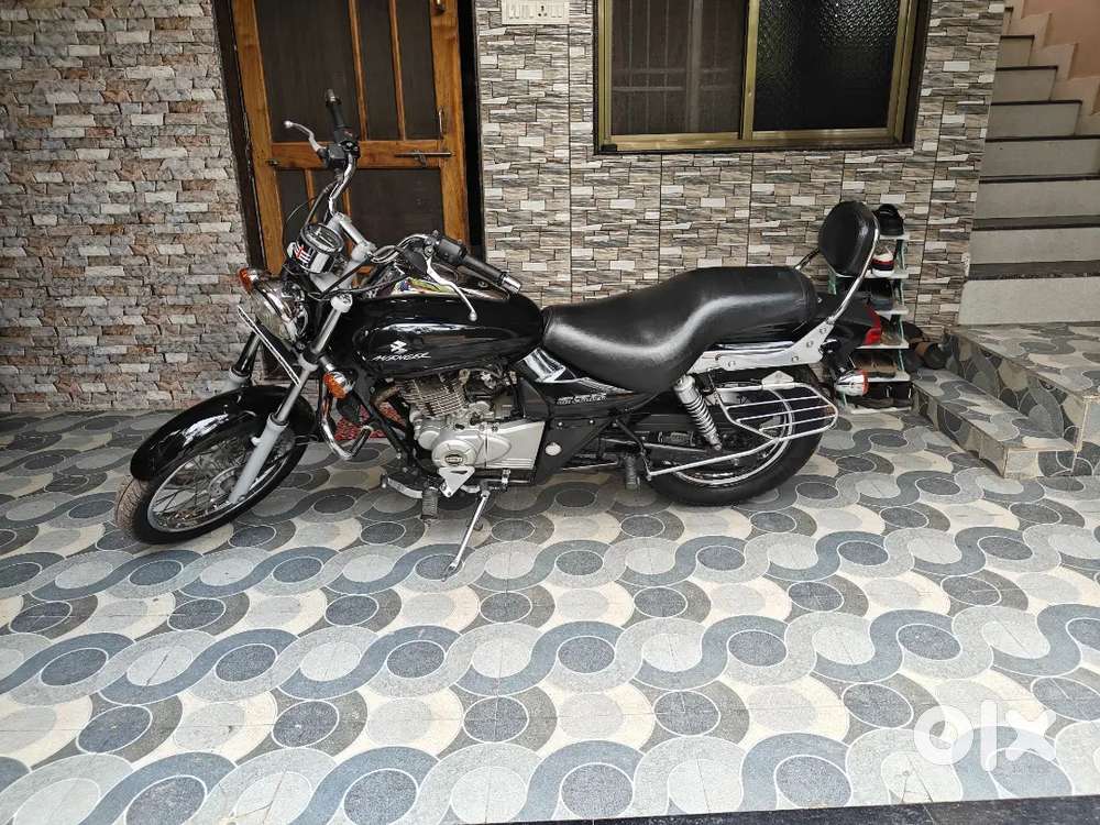 Bajaj Avenger 220 oil cooled  2016