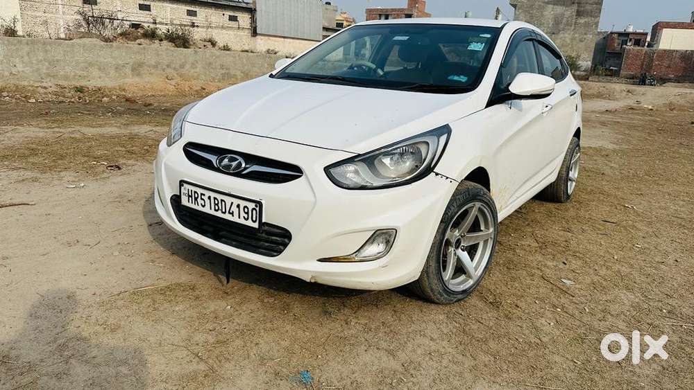 Hyundai Fluidic Verna 2015 Diesel 180000 Km Driven