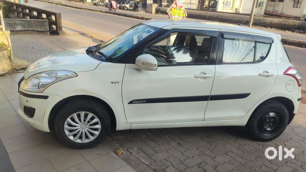Maruti Suzuki Swift Vxi + Manual, 2012, Petrol