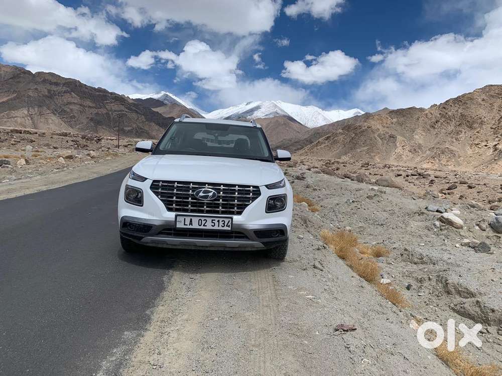 Hyundai Venue 2022 Petrol Well Maintained