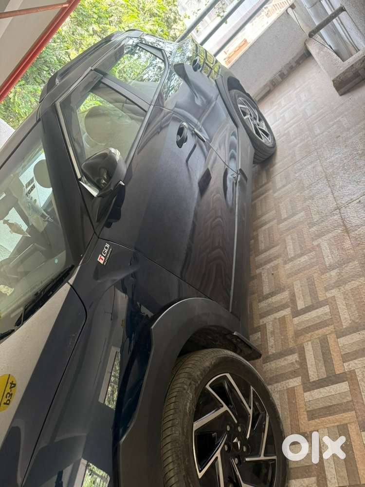 Mahindra Suv 2025 Petrol Automatic